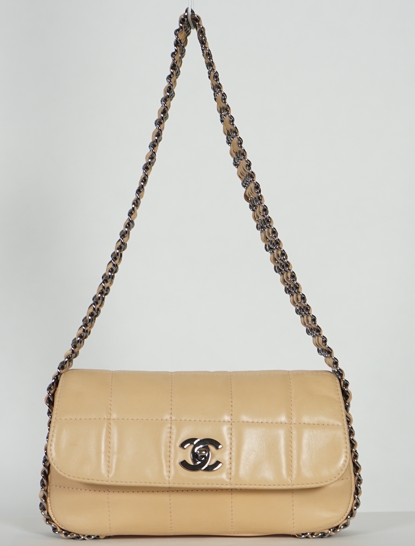 A Chanel square quilt multi-chain Classic Flap shoulder bag, height 15cm, width 25cm, depth 5cm